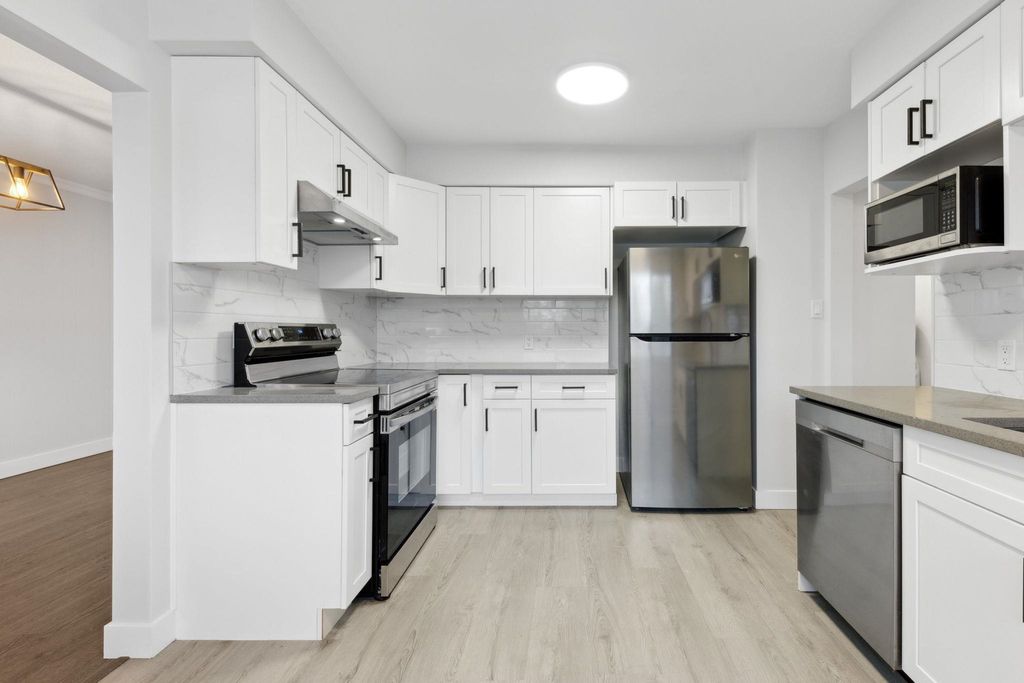 listing image 1109037346287245124