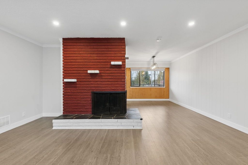 listing image 1100442468311372084