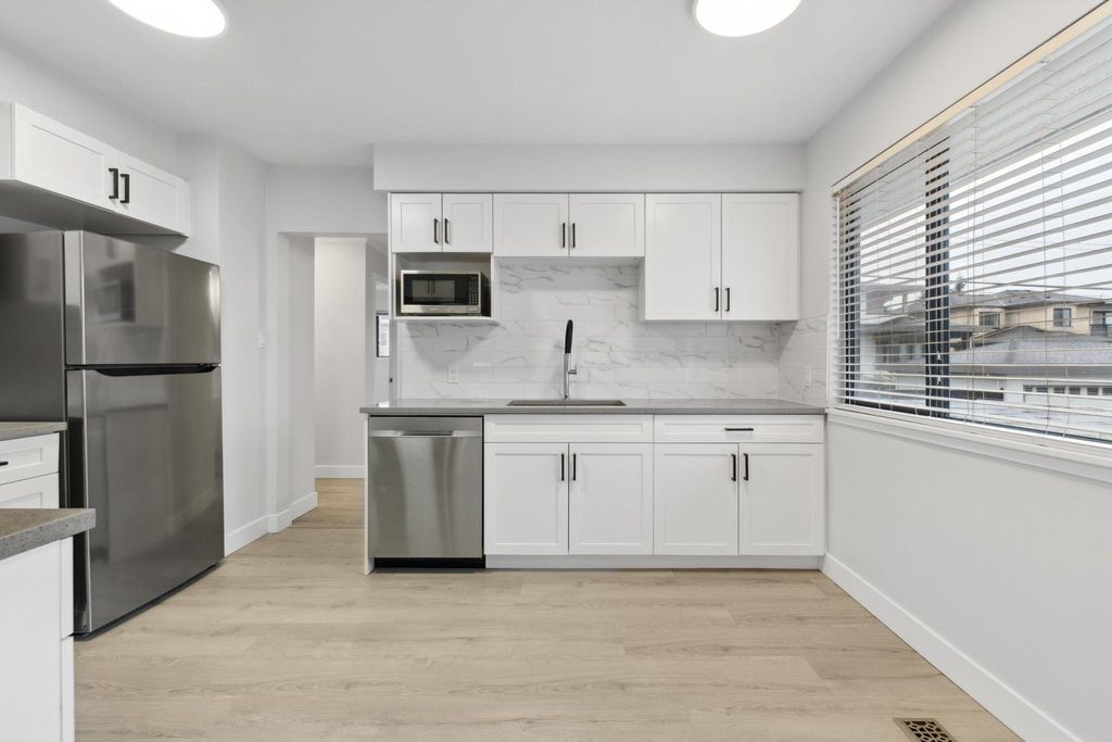 listing image 1108091196386432234