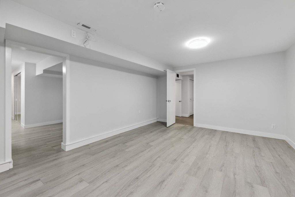 listing image 1100394524288010196