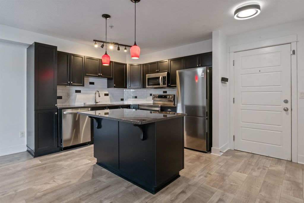 listing image 1109060341942317371
