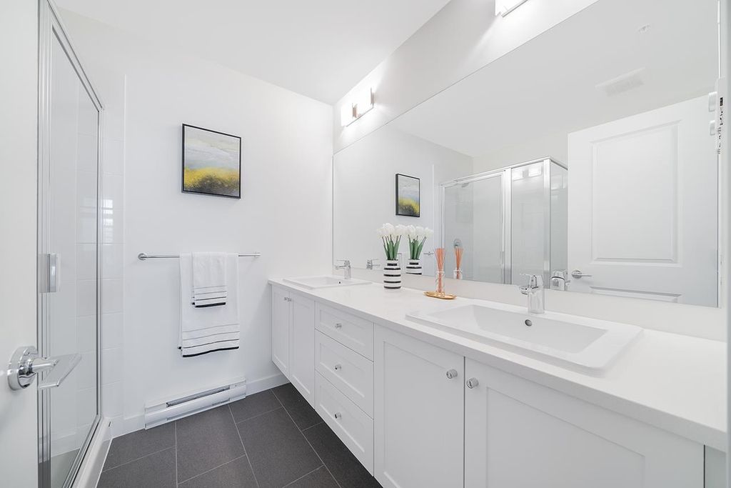 listing image 1107808881872616385