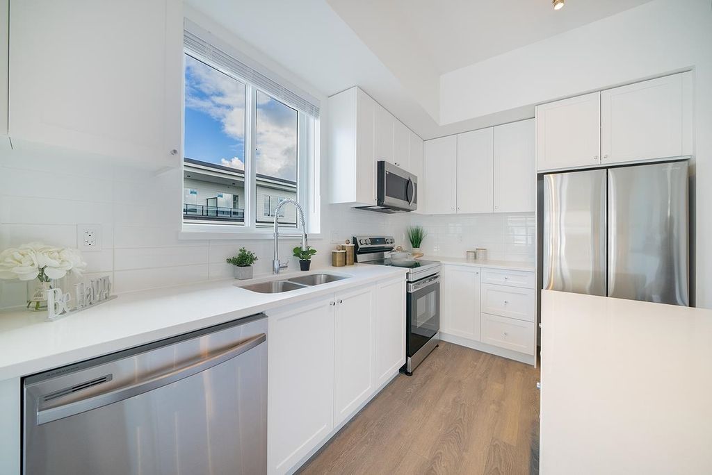 listing image 1103843040919303318