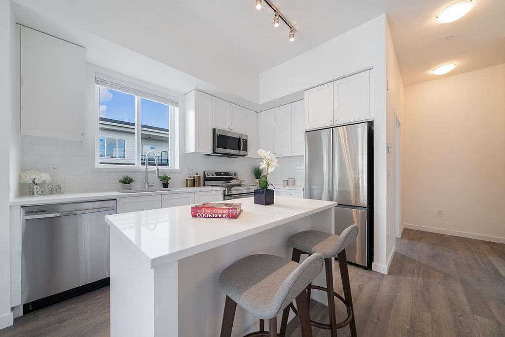 listing image 1103257758147725700