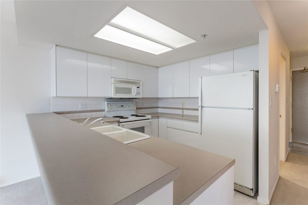 listing image 1107783982808341053