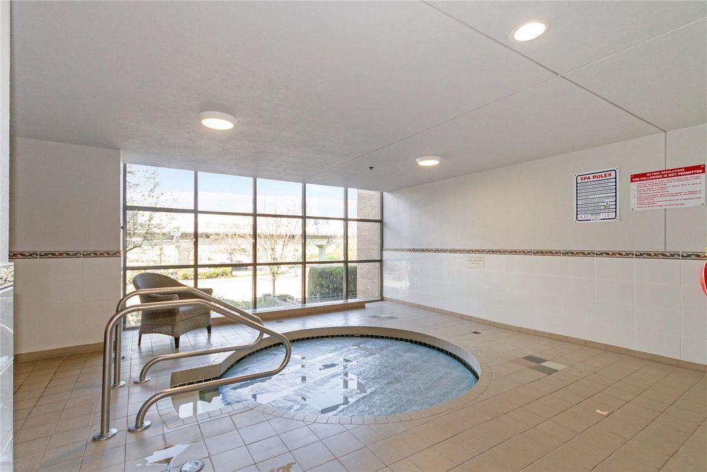 listing image 1100095275057971403