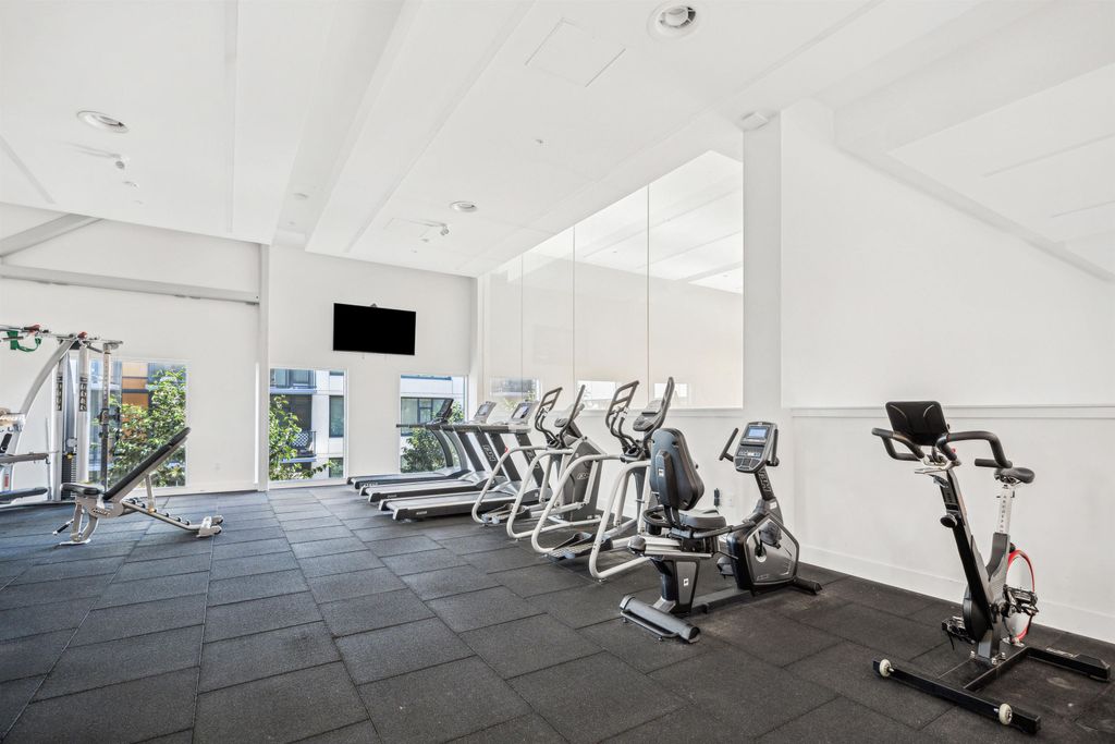 listing image 1102574717419195792