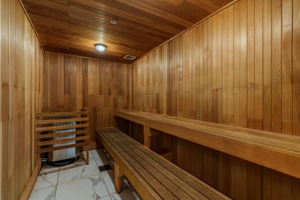 listing image 1103709837577801306