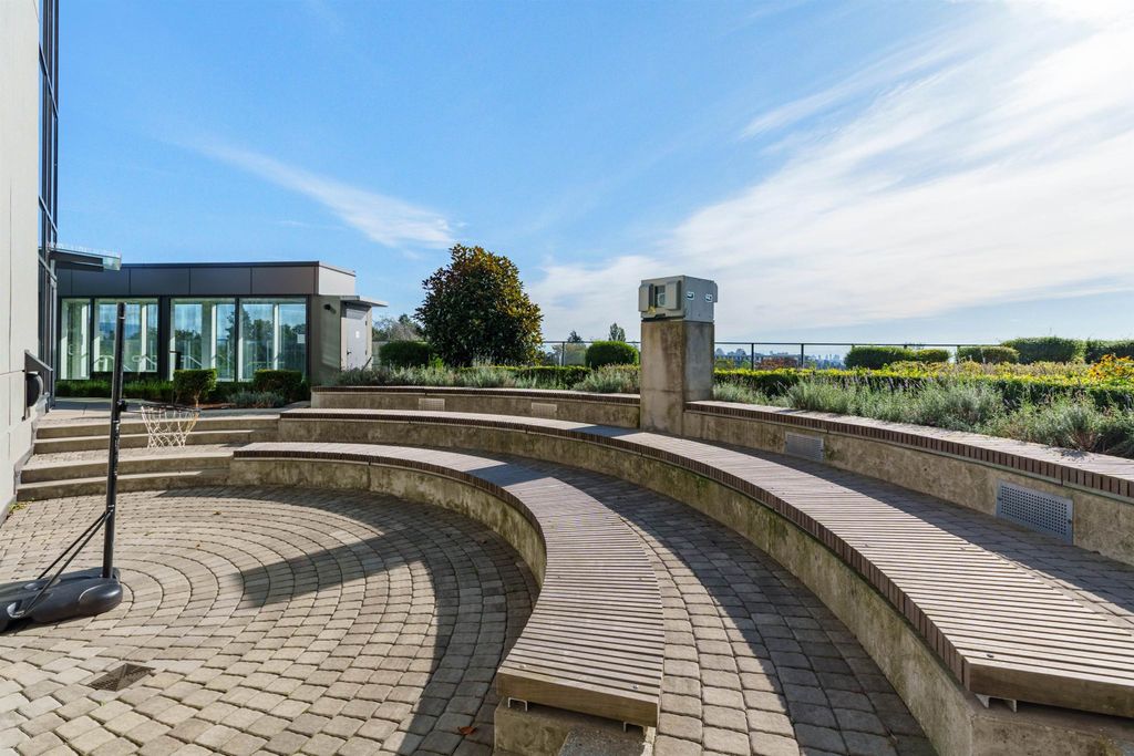 listing image 1106971524780517315