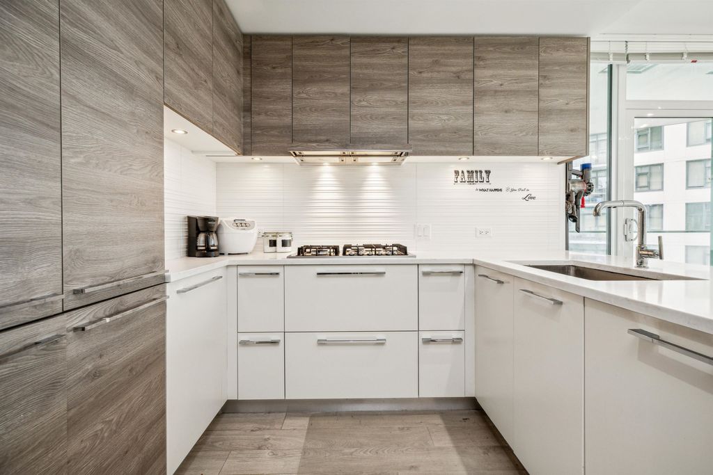 listing image 1100446626272120541