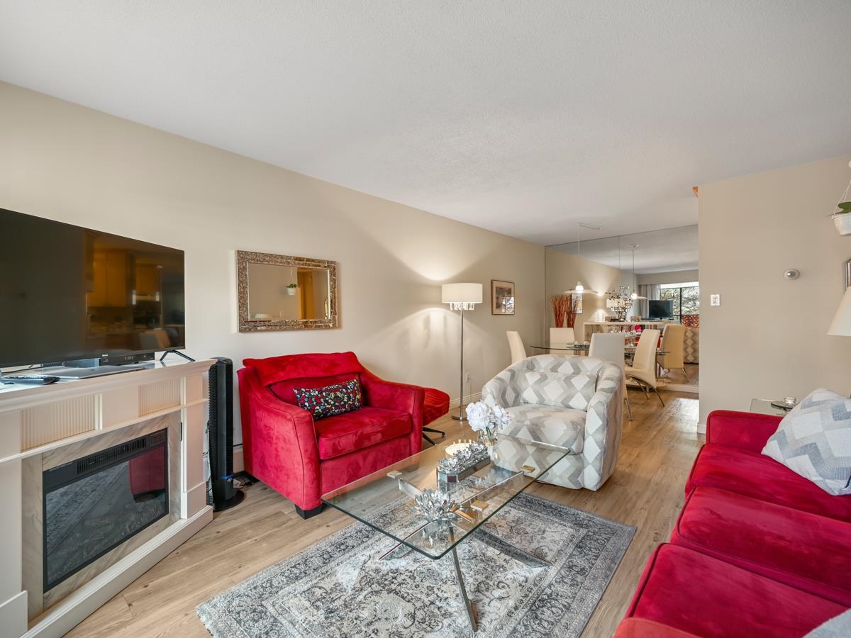 307 W 2nd Street 205