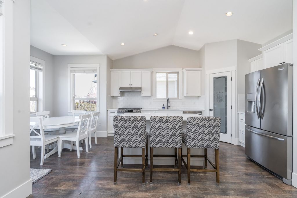 Photo of 34831 1 Avenue, Abbotsford, BC V2S 8C1 (MLS # R3128268)