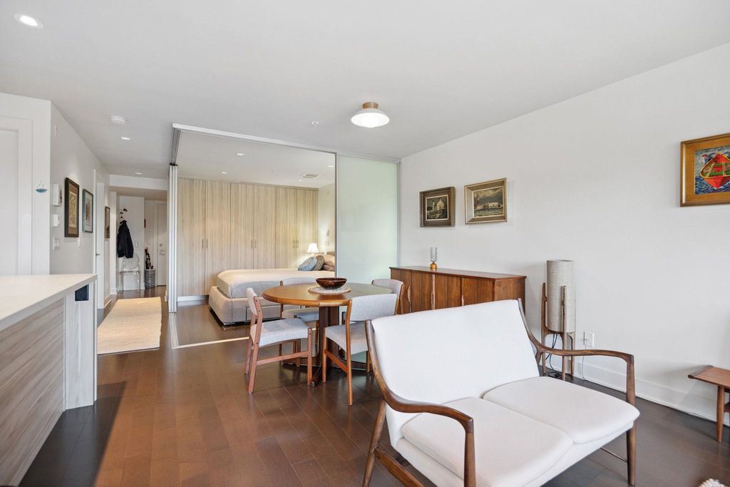 listing image 1108220471402031649