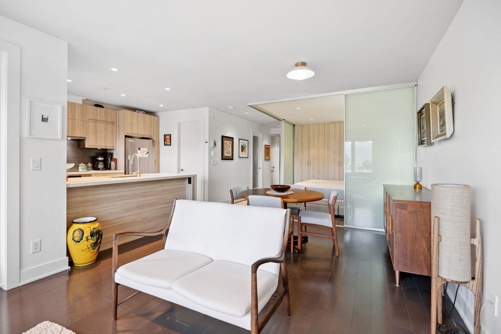 listing image 1105278378767625073