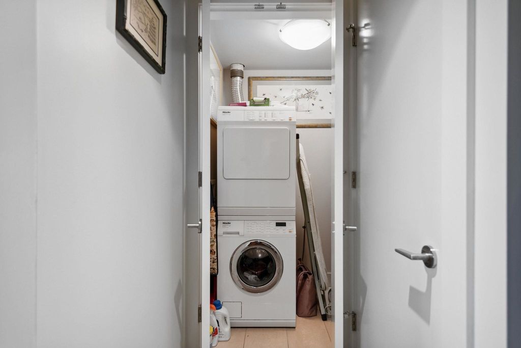 listing image 1107312620469600532