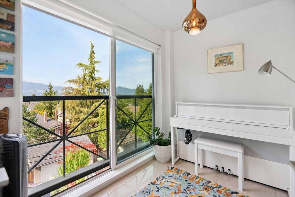 listing image 1106199939135996702