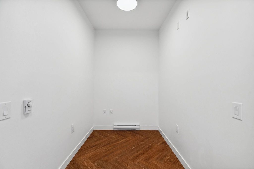 listing image 1106105915751398560