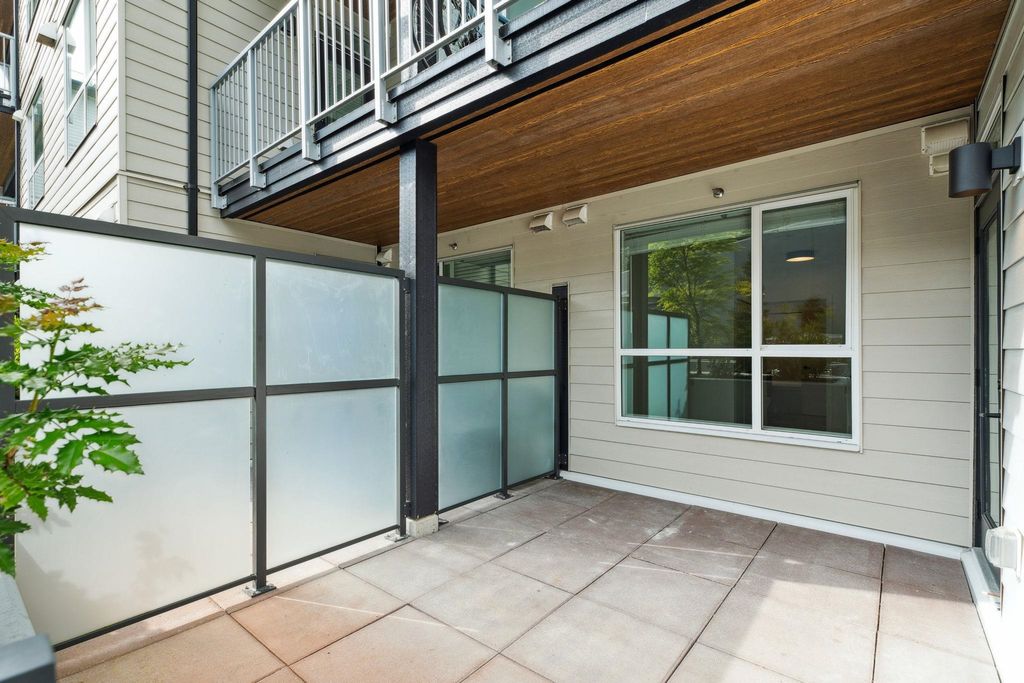 listing image 1109282232817636396