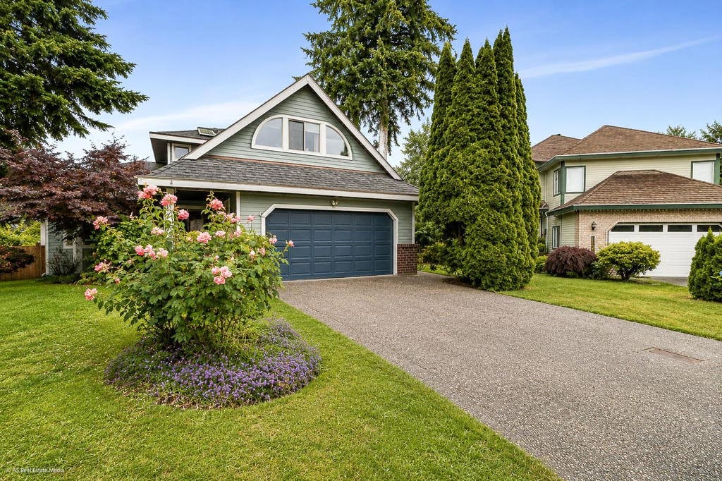 Photo of 16375 Middleglen Place, Surrey, BC V4N 1X7 (MLS # R3157608)