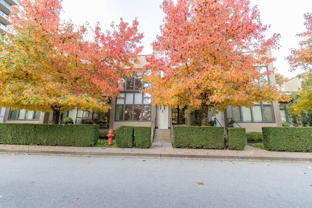 listing image 1108928086658159035