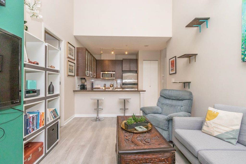 listing image 1104182021204607520