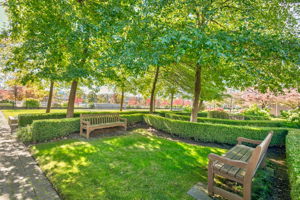 listing image 1105700652349635446