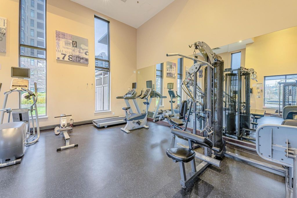 listing image 1102374714614874804