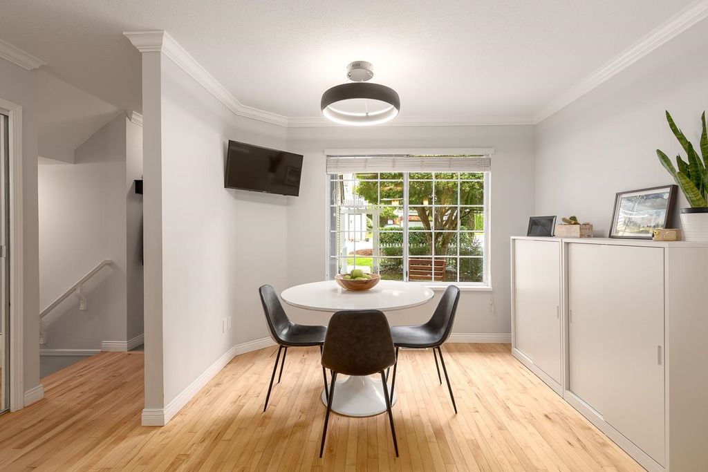 listing image 1100325754436186324