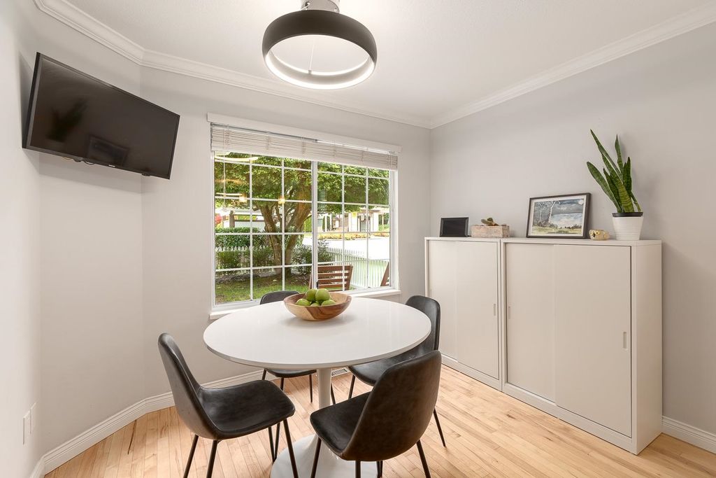 listing image 1104692873653690993