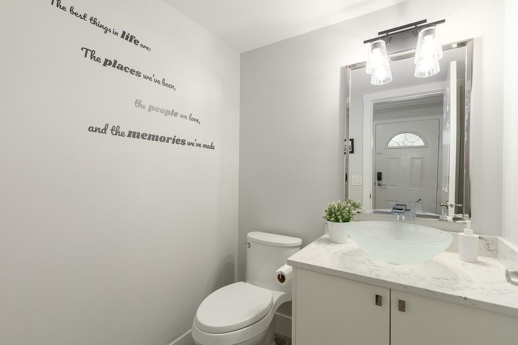 listing image 1100415364342175181