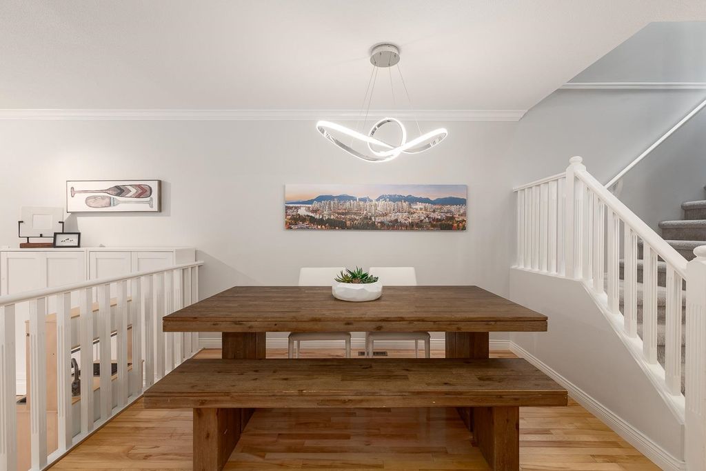 listing image 1106064638981538173