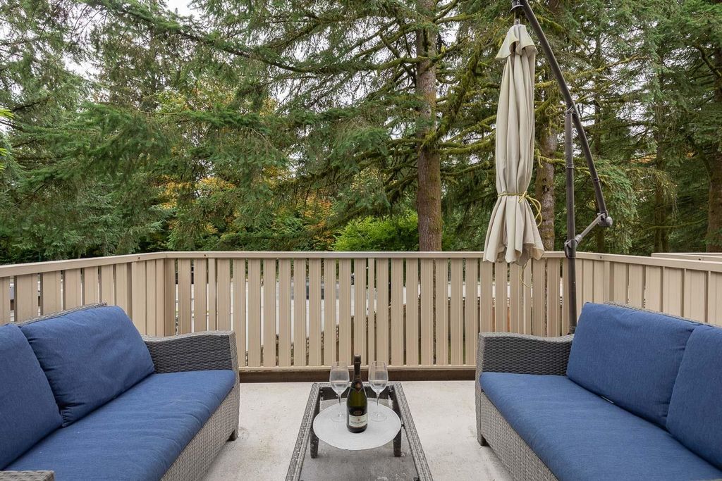 listing image 1107302977440468415