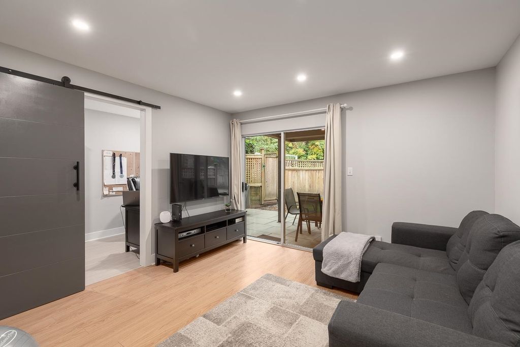 listing image 1108539529179977667