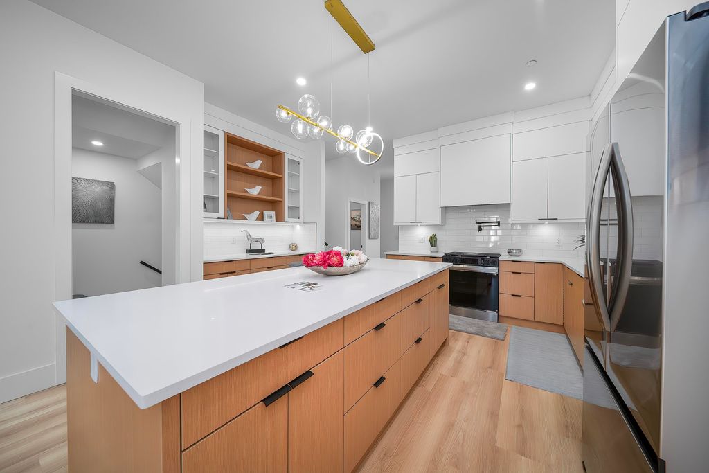 listing image 1102366621553872014