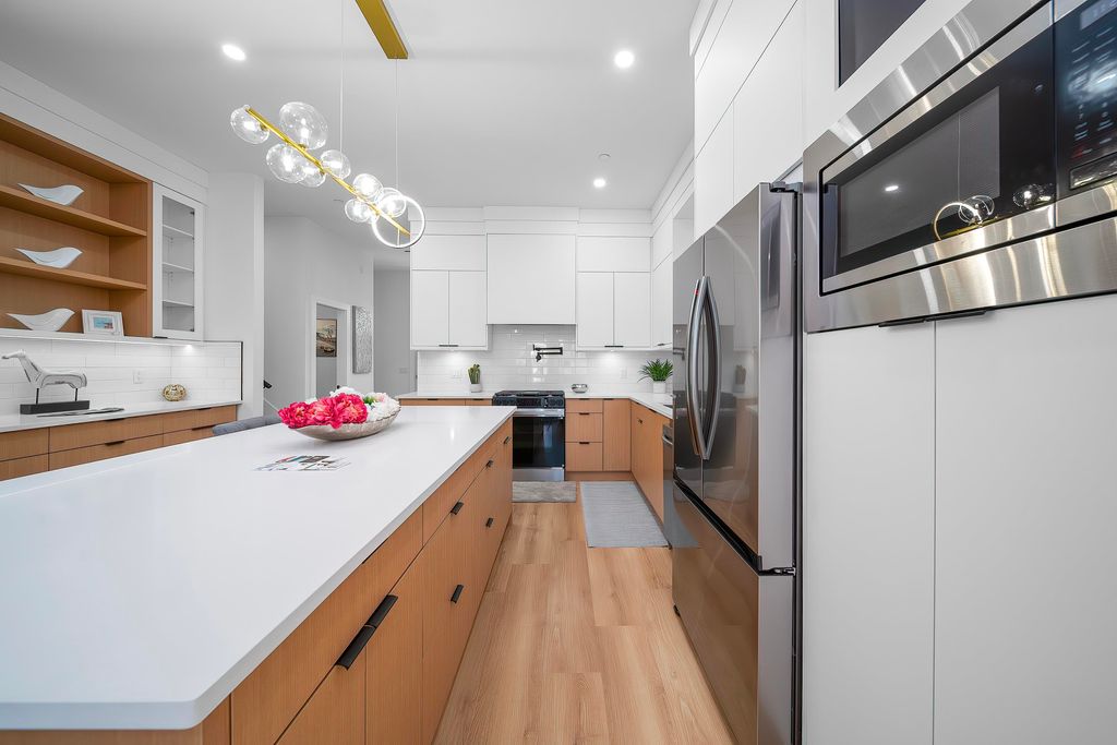 listing image 1108720882801618761