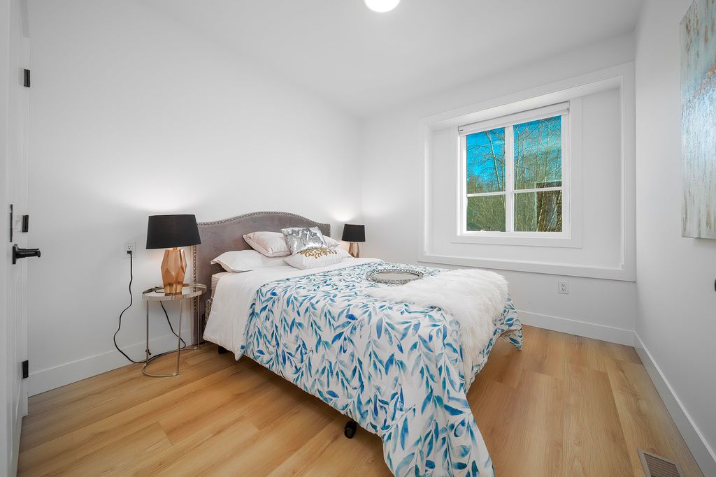 listing image 1103860341005298475