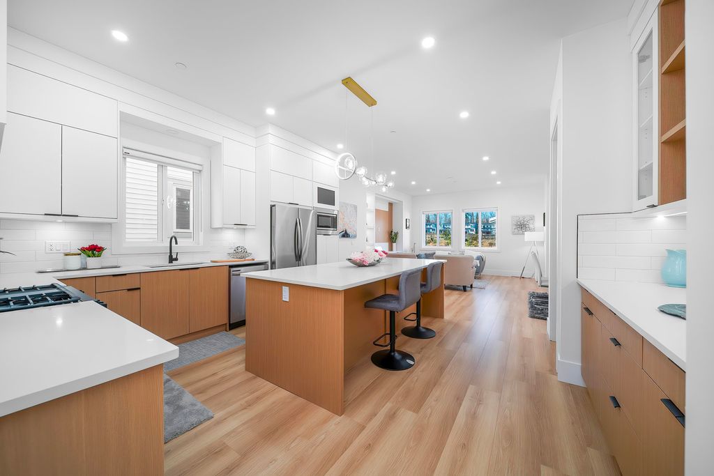 listing image 1100198509544969234