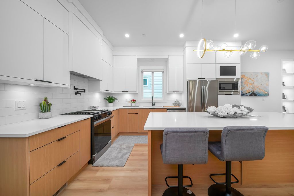 listing image 1100795948853182380