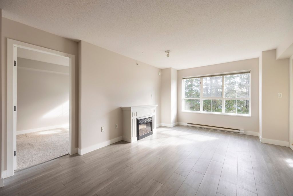 listing image 1101854699161953311