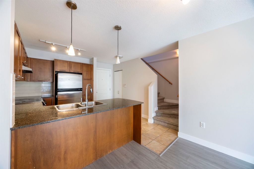 listing image 1104362330325738862