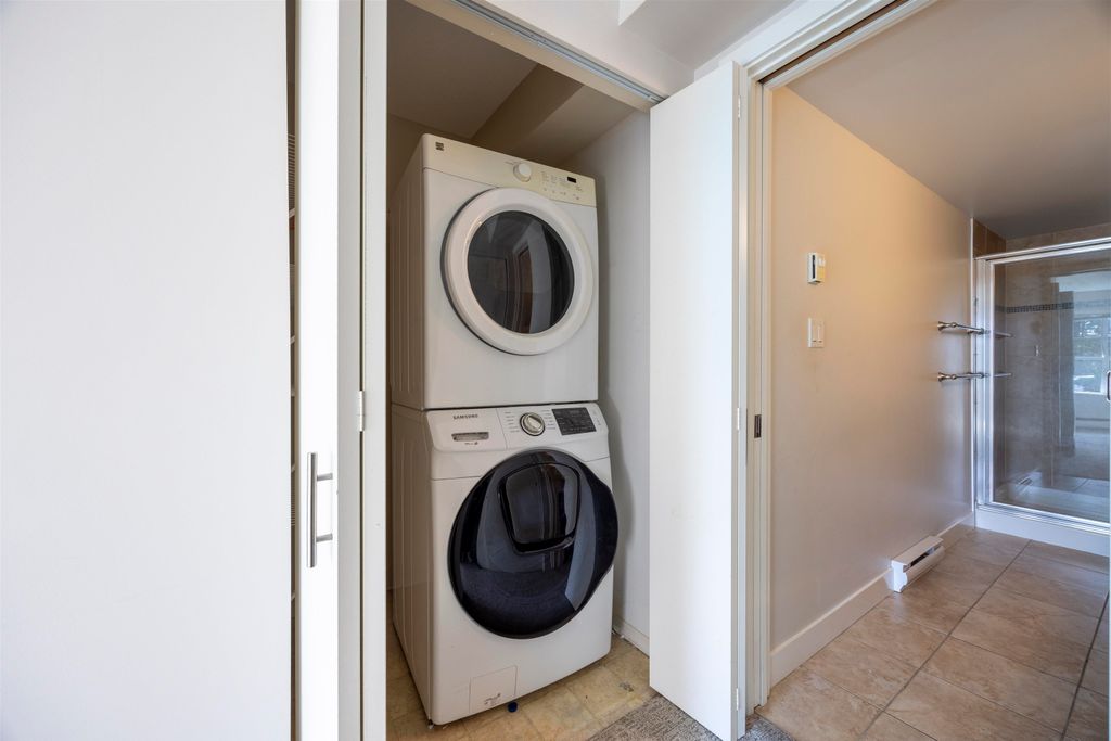 listing image 1106410435819372534