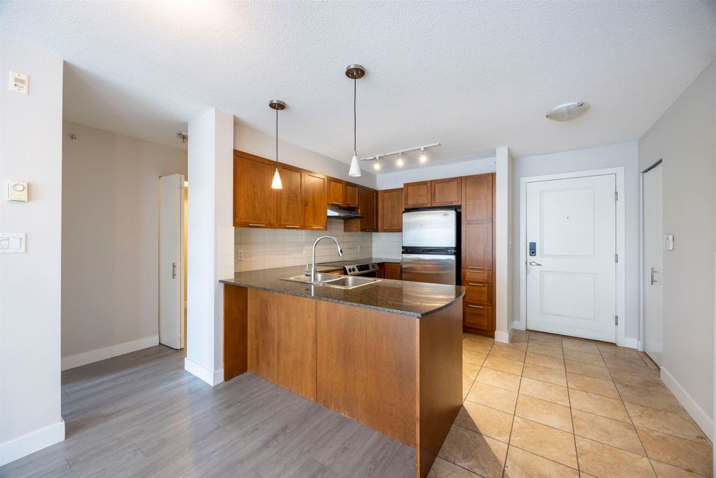 listing image 1104310958585900941