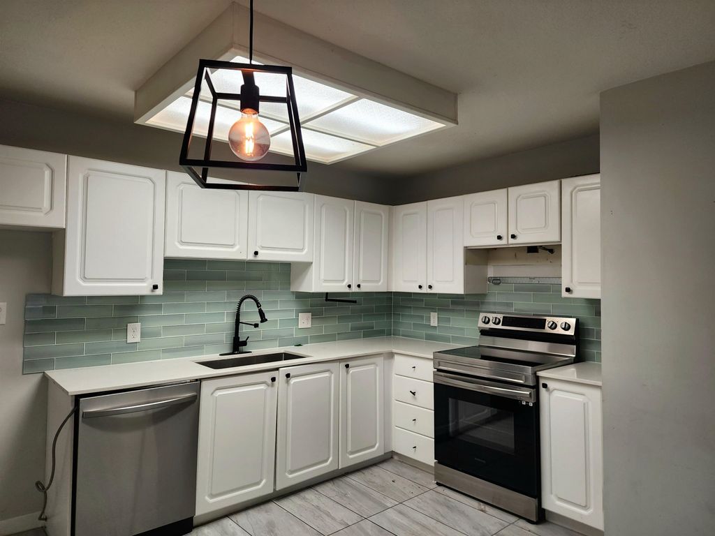 Photo of 11963 223 Street #107, Maple Ridge, BC V2X 5Y4 (MLS # R3113099)