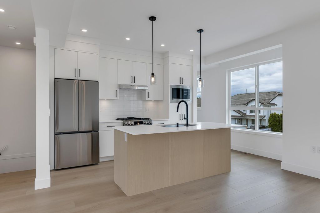 Photo of 30501 Robin Drive #19, Abbotsford, BC V2T 6Y5 (MLS # R3112433)