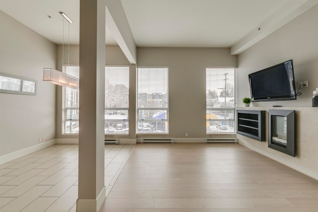 listing image 1101939602702008615