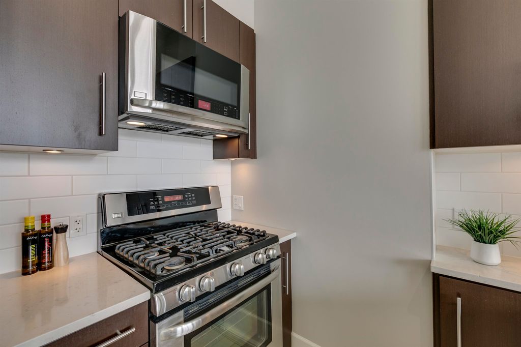 listing image 1101410159028711008