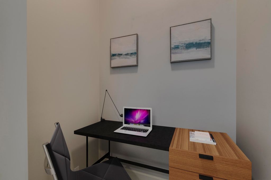 listing image 1103782925068717578