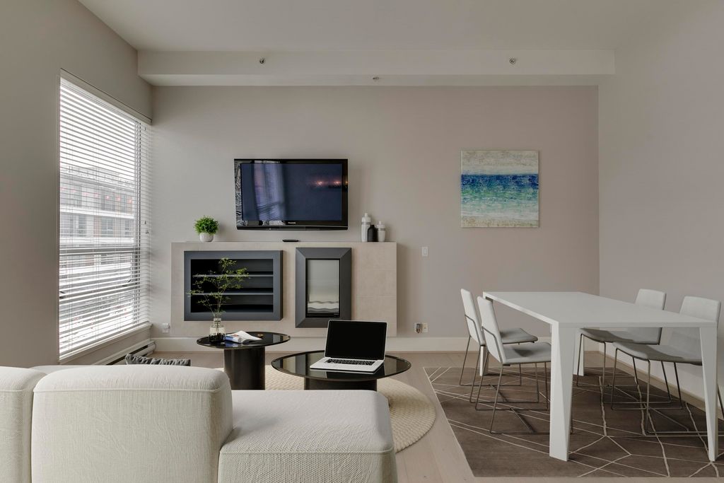 listing image 1101593610585029666