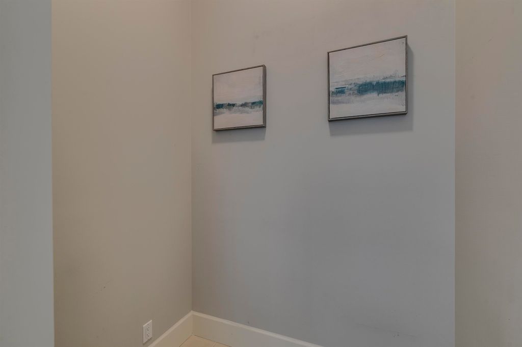 listing image 1107124830538926927