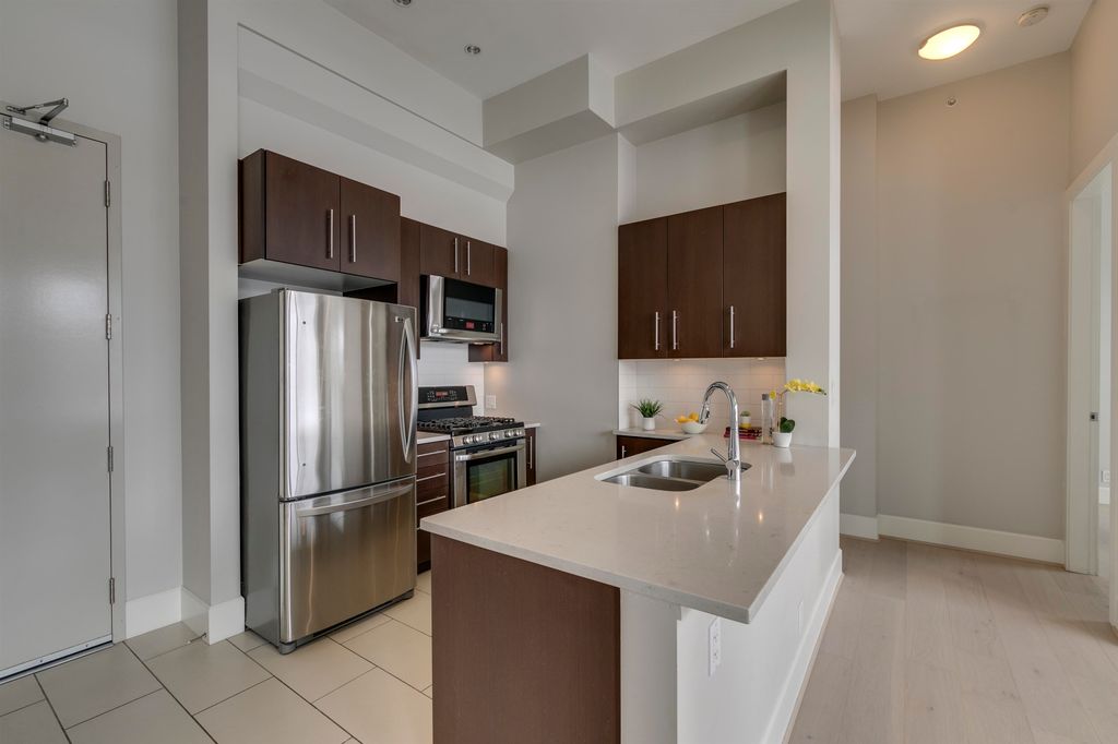 listing image 1106408551887858145